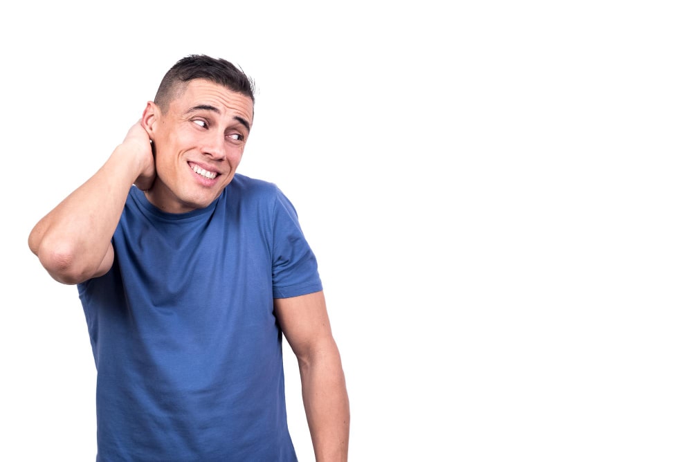 homme a peur de rencontre une personne