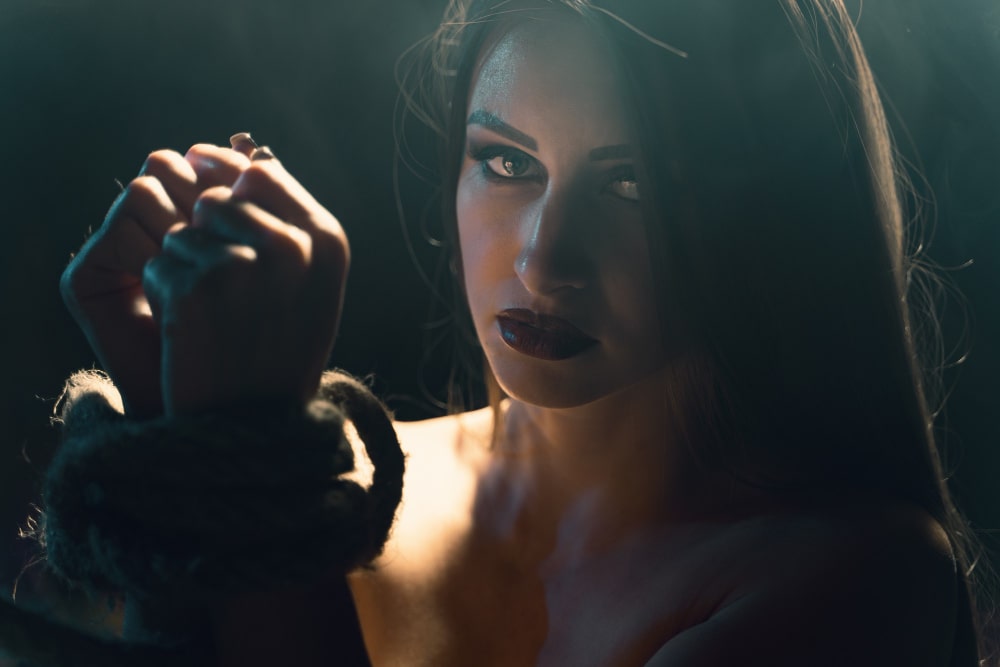 femme en soirée fétichiste